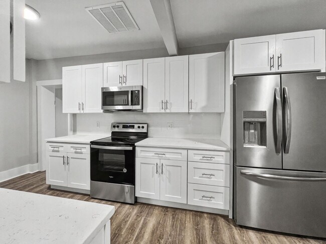 Interior Photo - 327-337 W Chestnut Street
