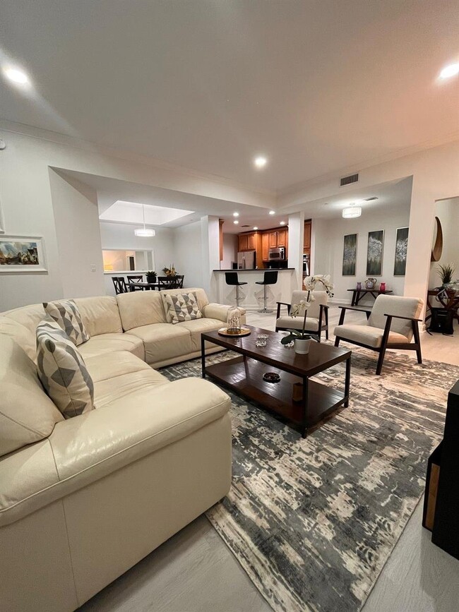 Building Photo - 16100 Emerald Estates Dr