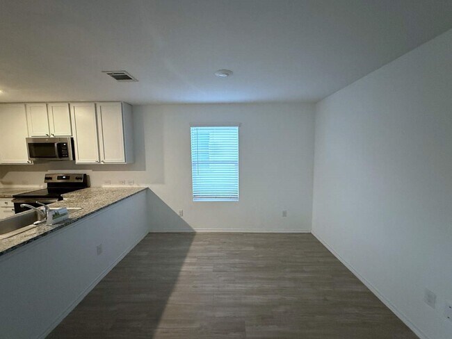 Foto del edificio - 135 Pasadena Pl