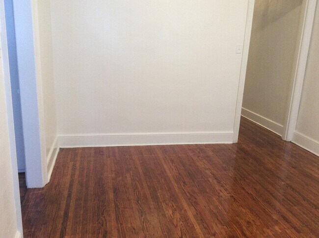 Foto del edificio - 1st Floor 2 Bedroom York City SD