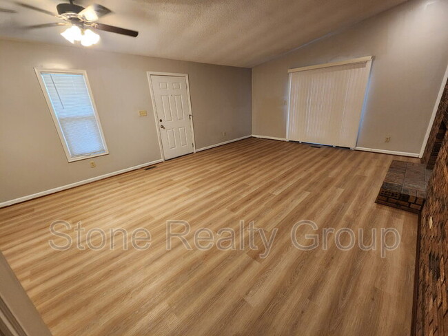 Foto del edificio - 3357 E Margaret Ave