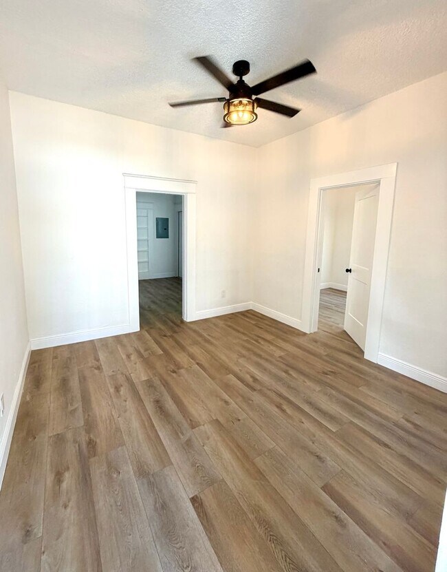 Foto del edificio - 2 bedroom 1 bathroom duplex in Tampa Heights