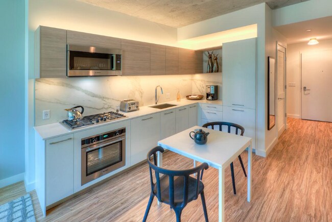 Photo - 160 N Desplaines St Apartment