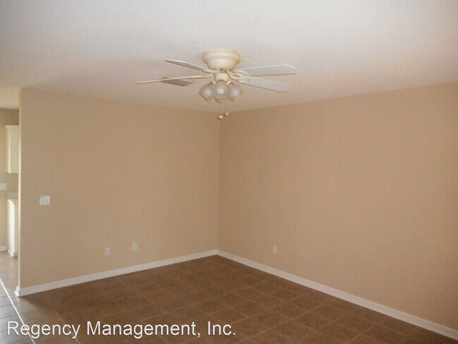 Building Photo - 3 br, 2 bath Apartment - 104 Vermont Court #2