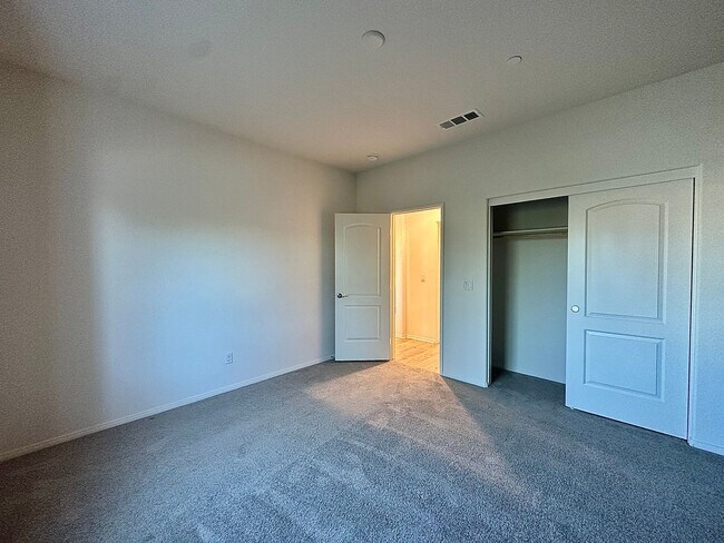 Building Photo - COMING SOON!! 4 Bedroom 3 Bathroom Home wi...