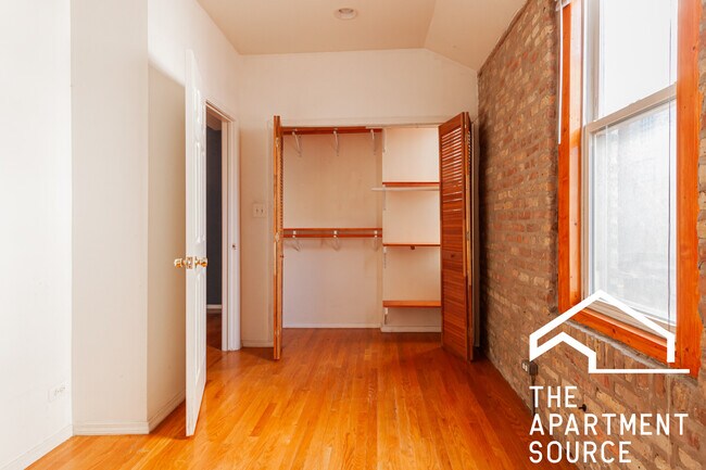Building Photo - 1228 N Cleaver St