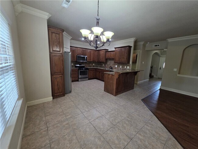 Foto del edificio - 605 NW 17th Ct