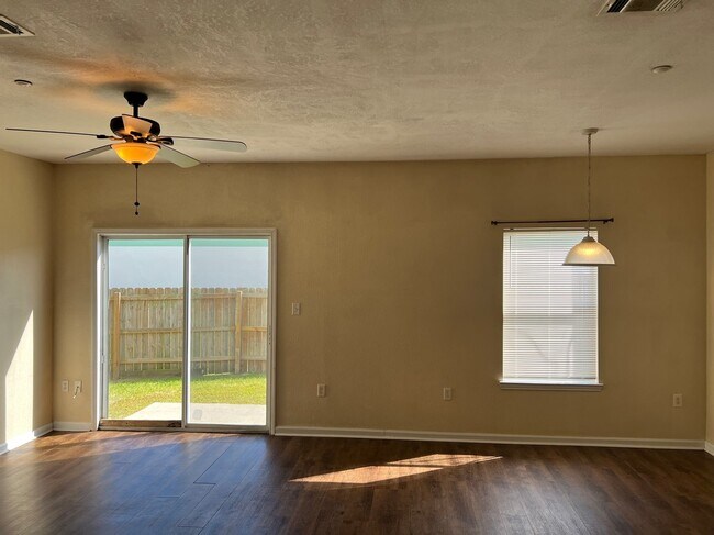 Building Photo - 1028 Anniston Ct