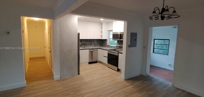 Building Photo - 5770 SW 62nd Terrace