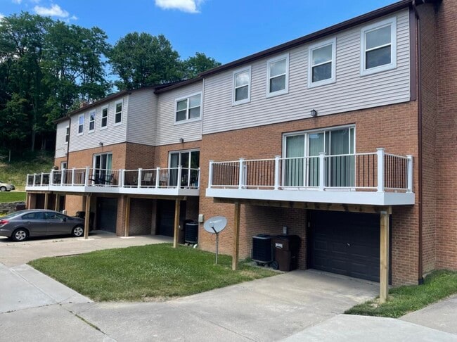 Building Photo - 101 Kingsway Ct