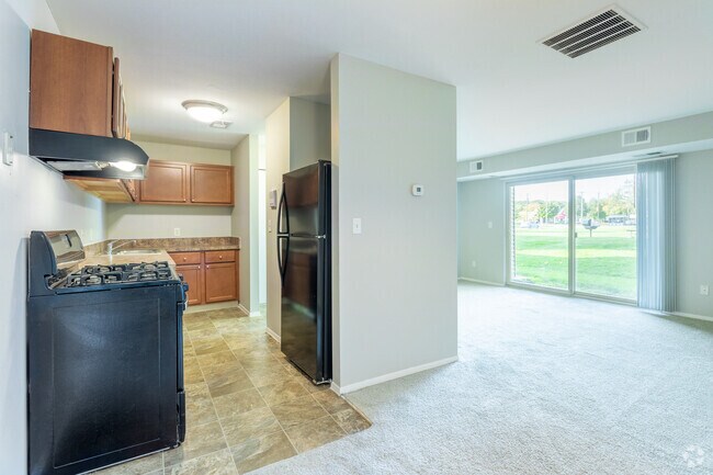 2 HAB, 1 BA - Spruce - Fairway Trails Apartments