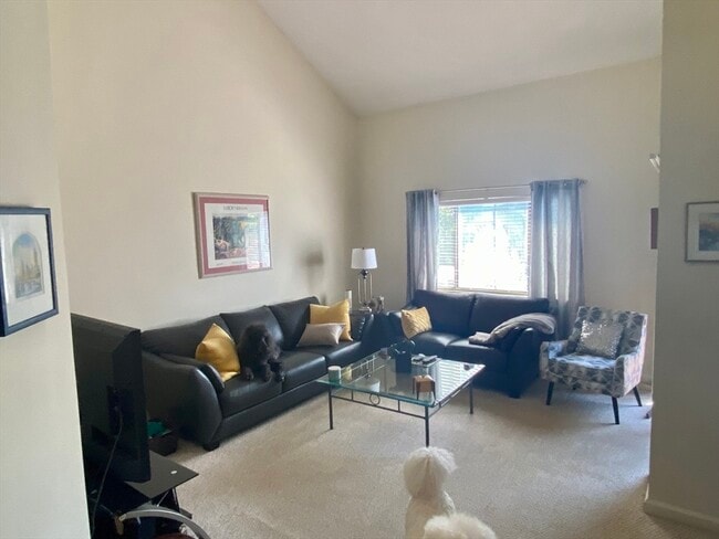 Building Photo - 215 Trailside Way