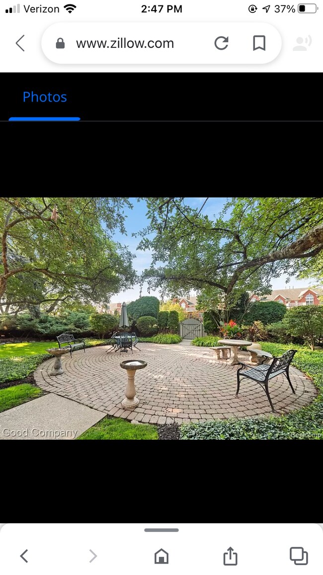 Foto del edificio - 2655 E Maple Rd