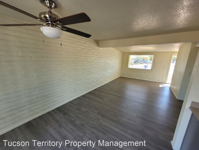 Building Photo - 3 br, 1 bath House - 4656 S. Goldenrod Drive