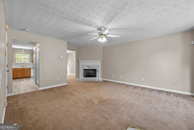 Foto del edificio - 5735 Windfall Ln