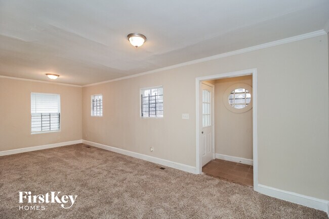 Foto del edificio - 1524 Pineview Terrace SW