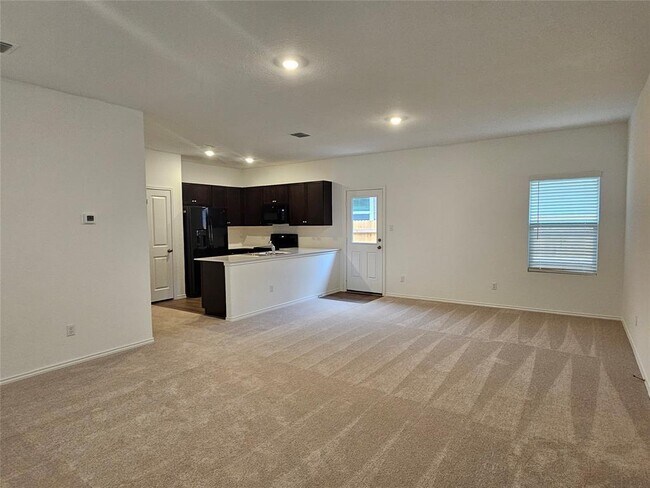 Foto del edificio - 128 Dollars Dr