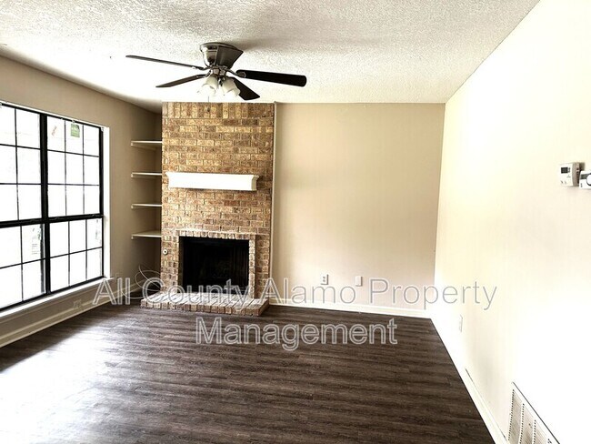 Building Photo - 1719 Patricia Dr