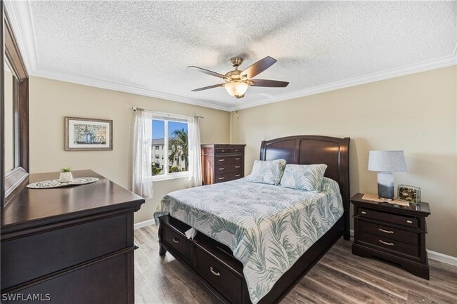 Foto del edificio - 1010 Manatee Rd