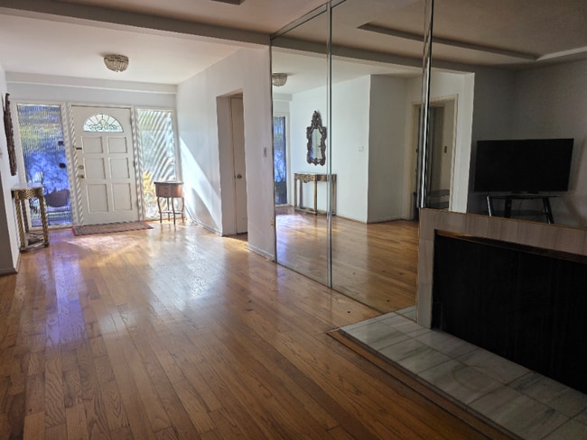 Photo - 1840 Benecia Ave Apartment