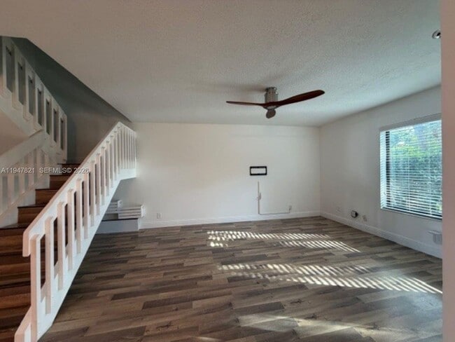 Building Photo - 1617 Cypress Pointe Dr