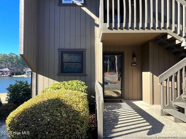 Building Photo - 250 Sugar Gum Ln