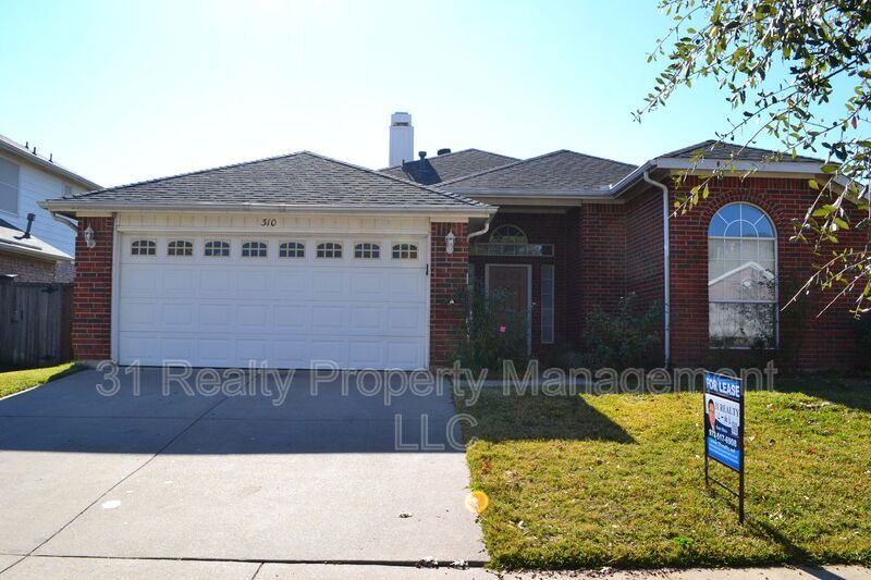 Primary Photo - 310 Crestview Dr