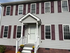 Building Photo - 10011 Highview Ave