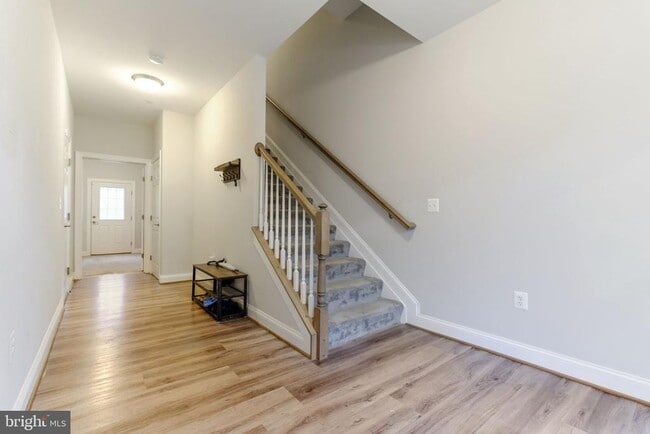 Building Photo - 976 Rye Dr