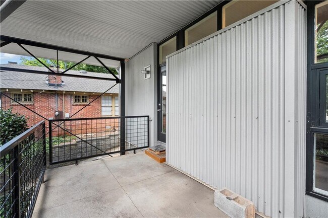 Foto del edificio - 1024 Hemphill Ave NW