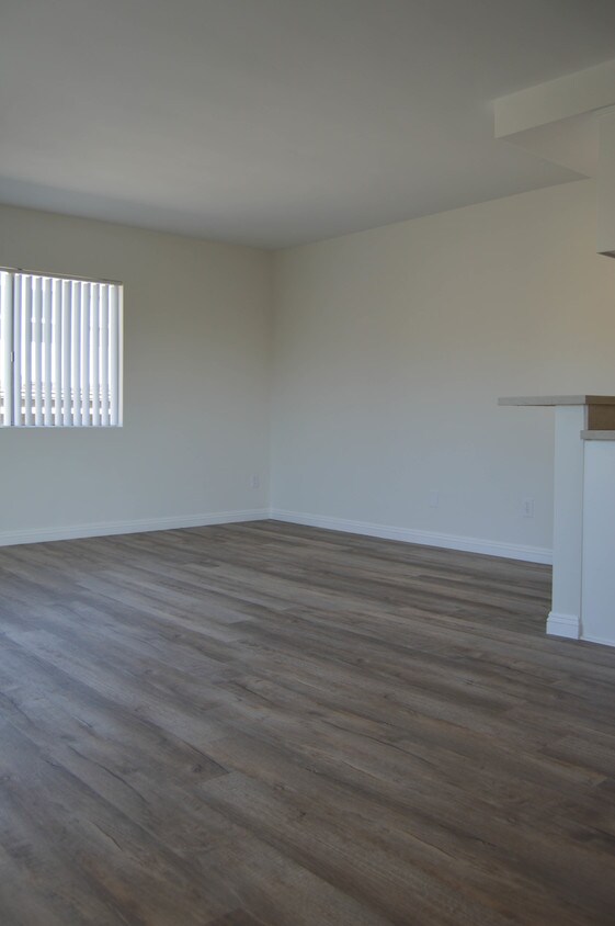 Foto principal - 1442 Brockton Ave