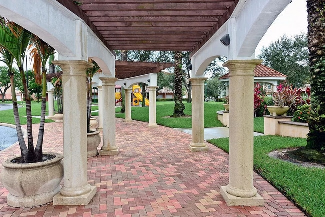 Building Photo - 2058 Alta Meadows Ln