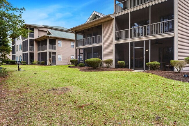 Building Photo - 390 Pinehurst Ln