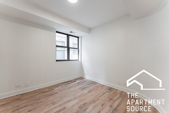 Foto del edificio - 5733 N Winthrop Ave