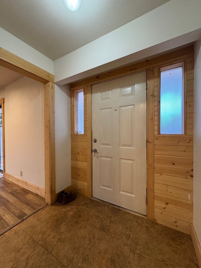 Building Photo - Secluded 3-Bedroom, 2-Bath Home for Rent