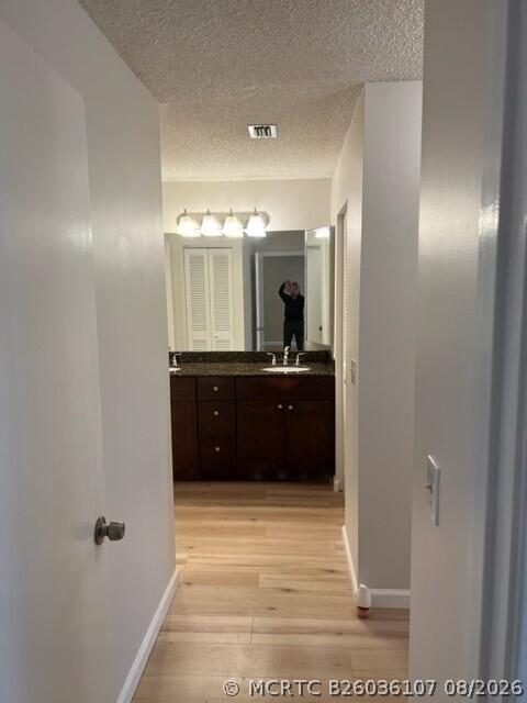 Foto del edificio - 8436 Cypress Ln