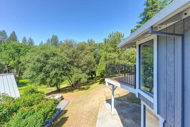 Foto del edificio - 23986 Oakmont Way