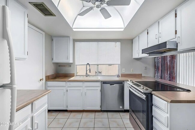 Foto del edificio - 18225 N 45th Ave