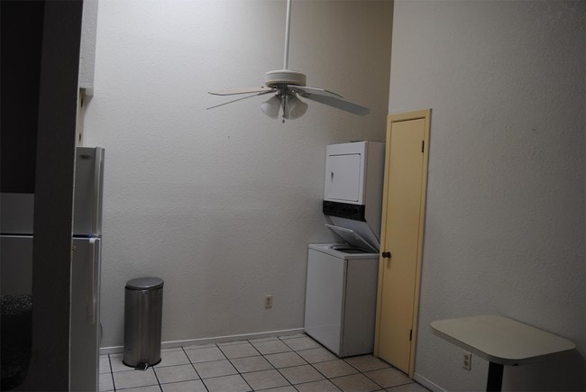 Building Photo - 5524 Oakbriar Cir