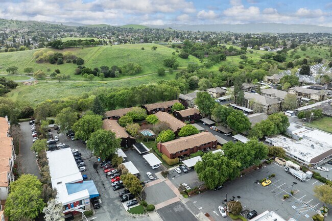 contexto - 1455 Latour Ln