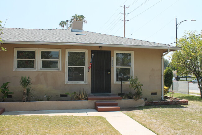 Building Photo - 1613 W Victory Blvd