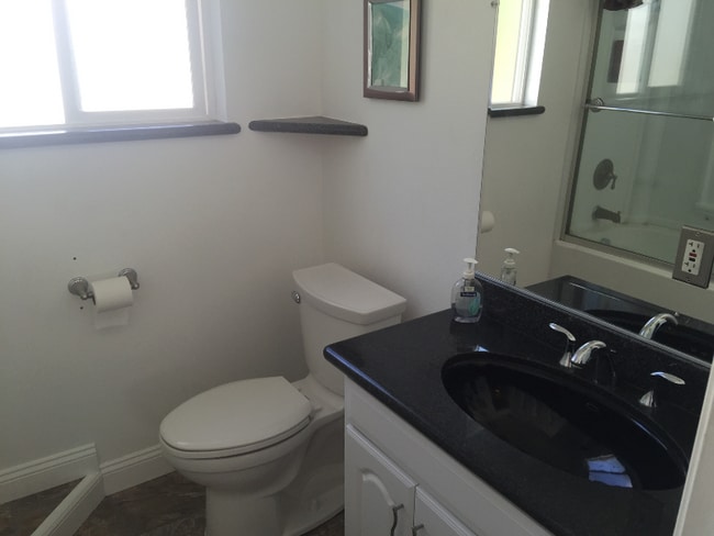 Building Photo - 1015 Beamer St