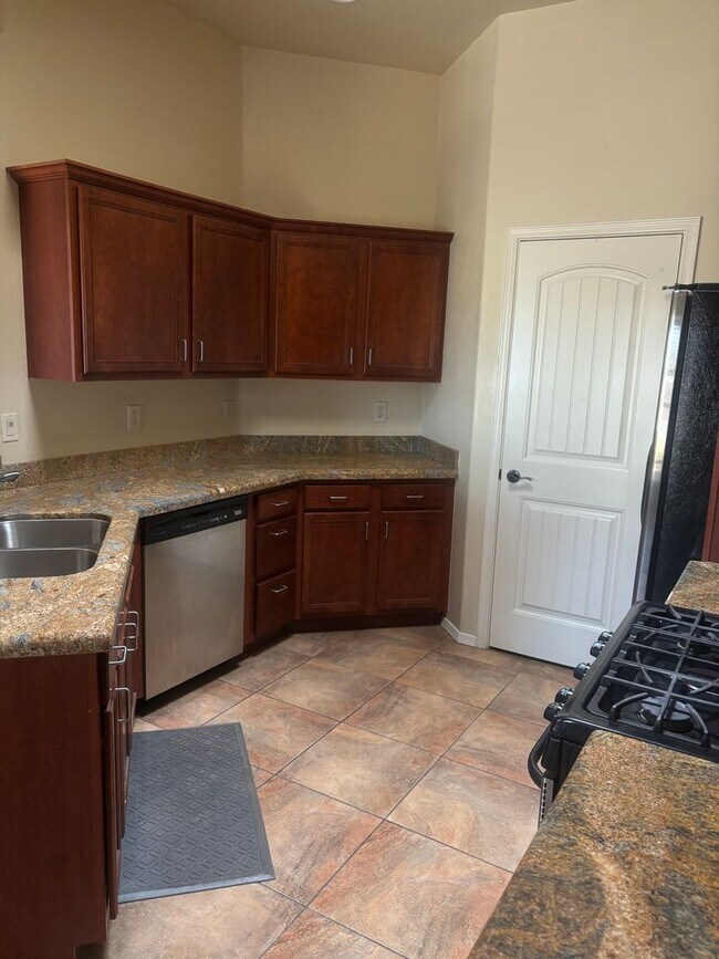 Foto del edificio - Beautiful Home Available Now!!