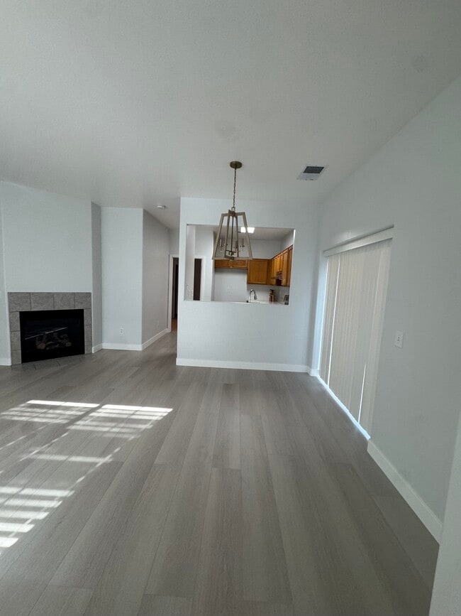 Building Photo - 615 Blue Mountain Way