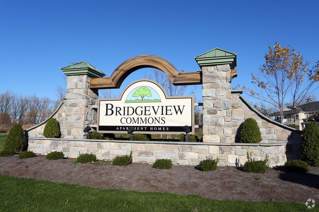 Foto del edificio - Bridgeview Commons