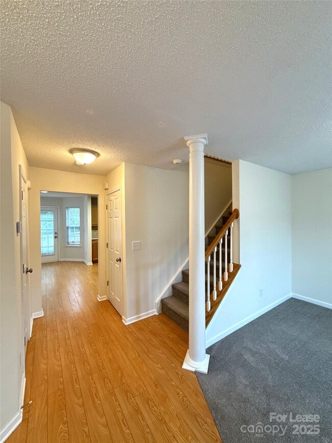 Foto del edificio - 9806 Baxter Caldwell Dr