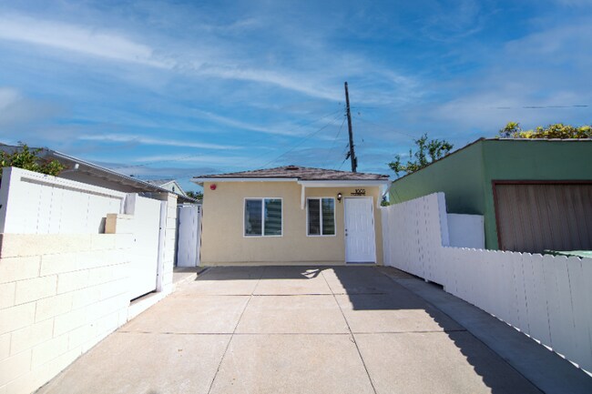 Building Photo - 1603 La Golondrina Ave