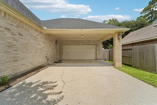 Building Photo - 11806 Regency Forest Dr