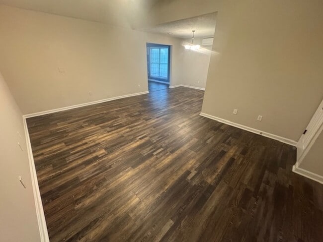 Foto del edificio - 102 Ridgefield Dr