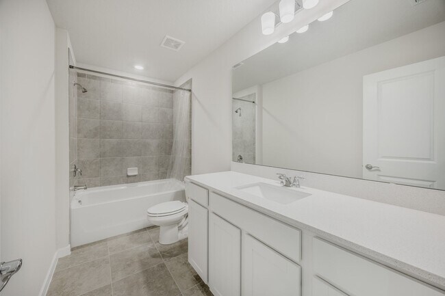 Building Photo - RENT NOW and RECEIVE $500 OFF YOUR FIRST M...